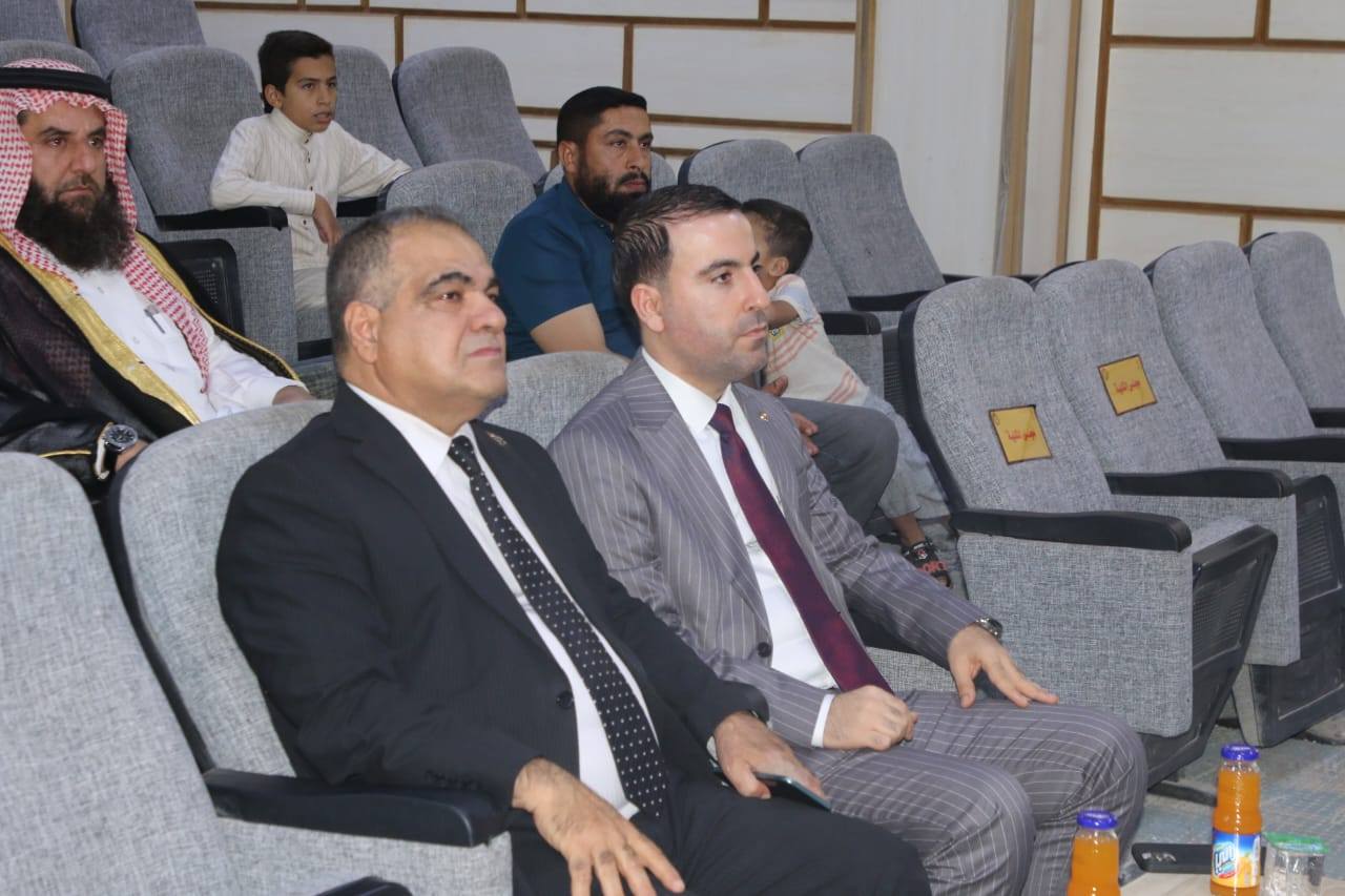 مساعد رئيس جامعة تكريت للشؤون العلمية يجري جولة تفقدية للمناقشات العلمية ويزور قسم الرياضيات